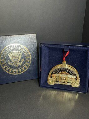 White House Historical Association Ornament - 2016 - Barack Obama (24K Plated)